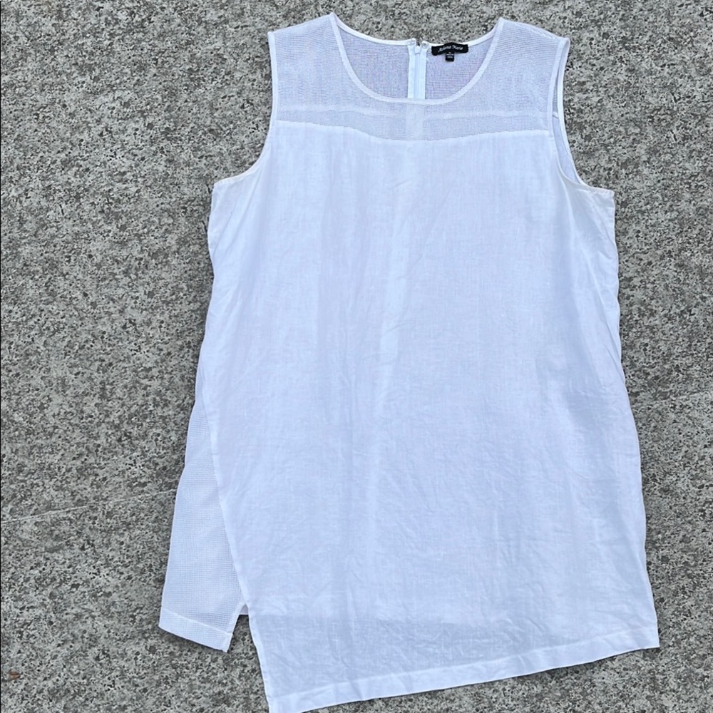 White Sleeveless tunic. White linen with mesh details. Good preloved condition
